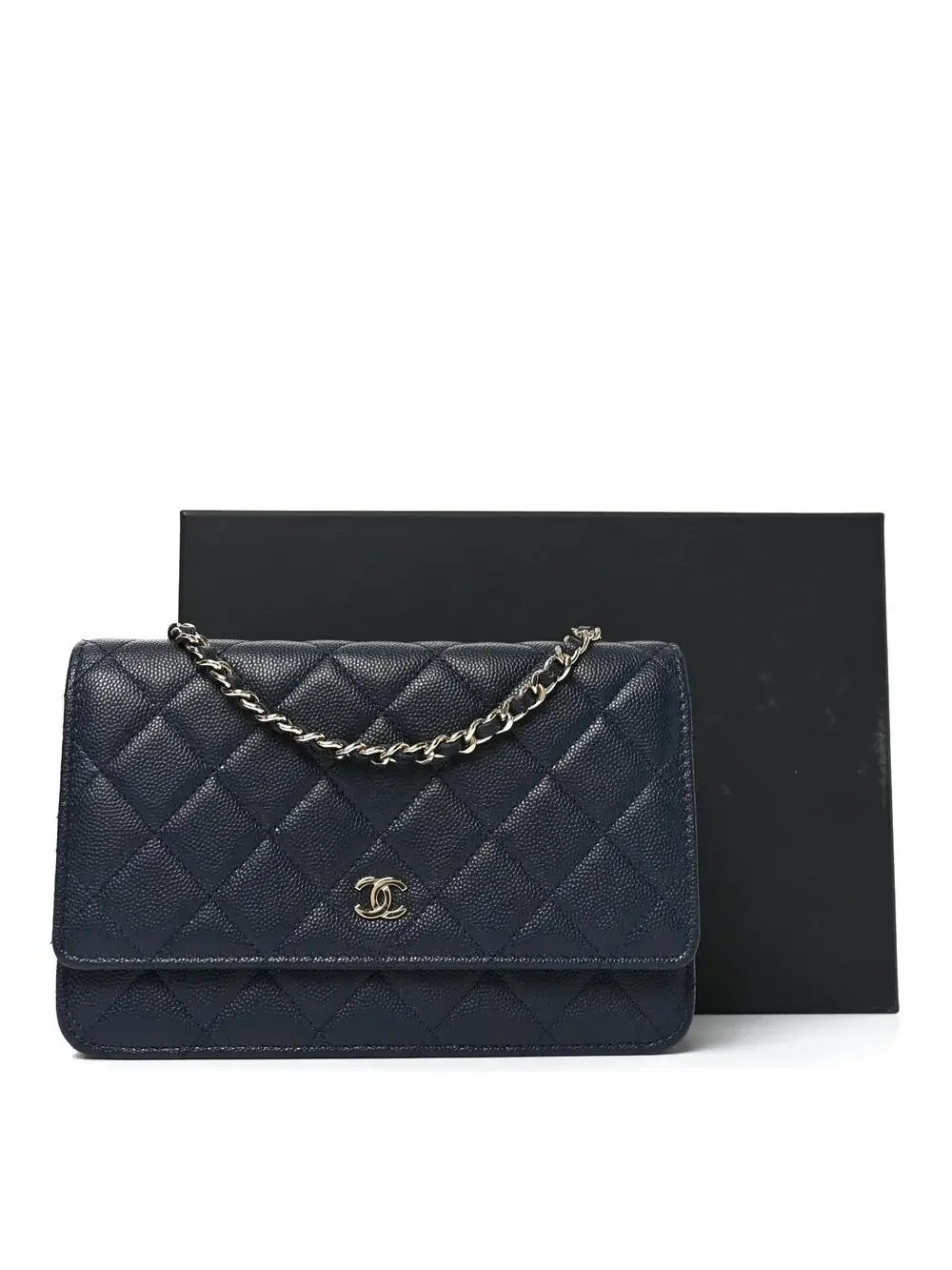 CHANEL indulge timeless